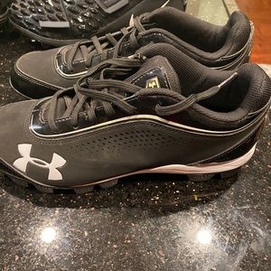 🆕 Under armour baseball cleats
